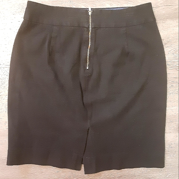 Banana Republic Skirt - Picture 3 of 9
